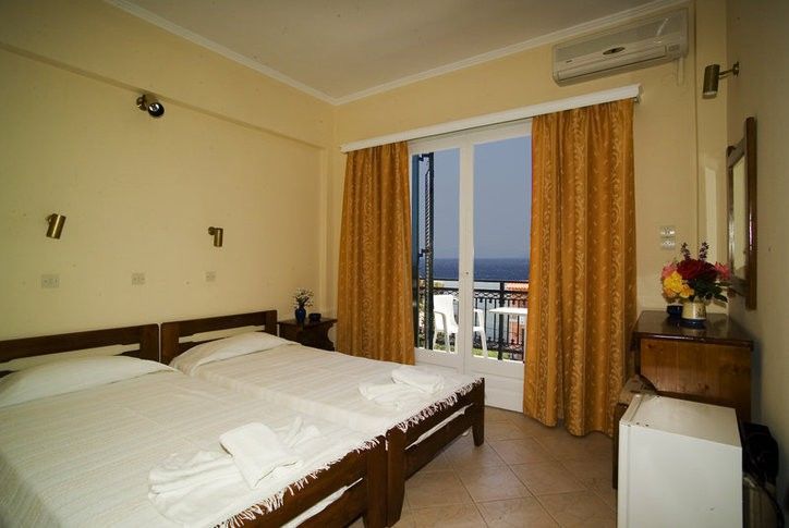 Niki Hotel Samos Town Exteriör bild