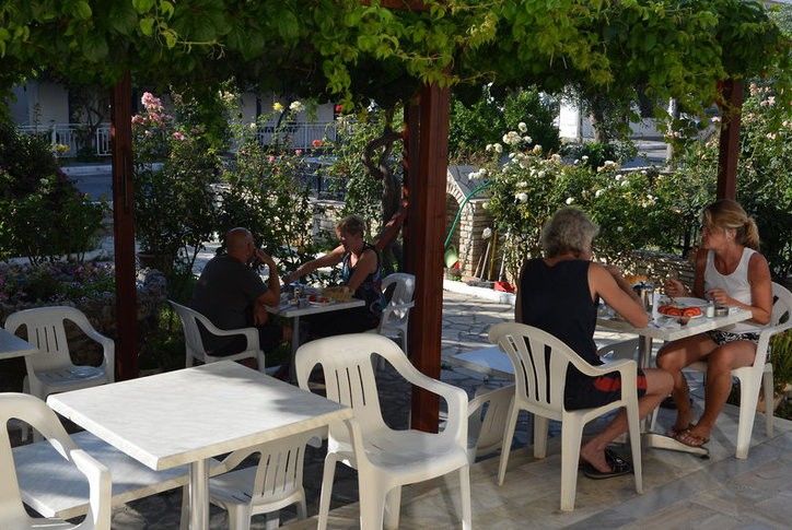 Niki Hotel Samos Town Exteriör bild